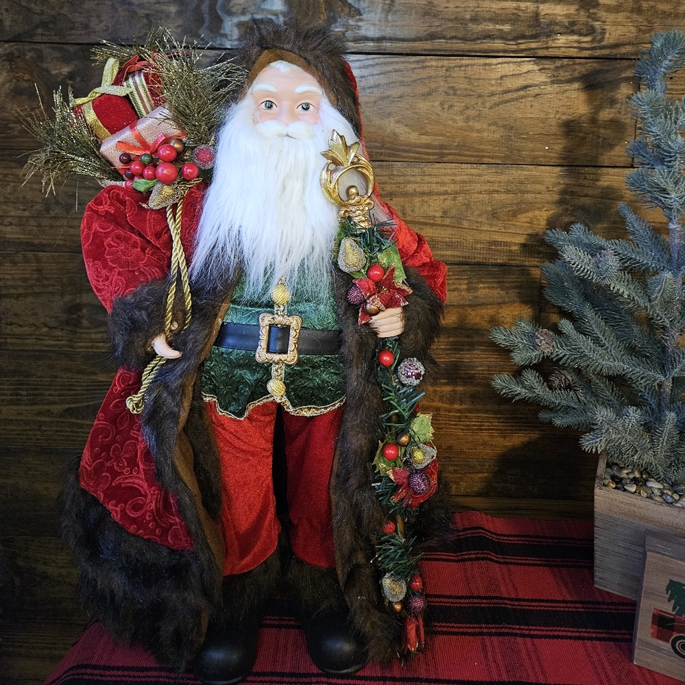Standing Santa - Picture 4 of 7